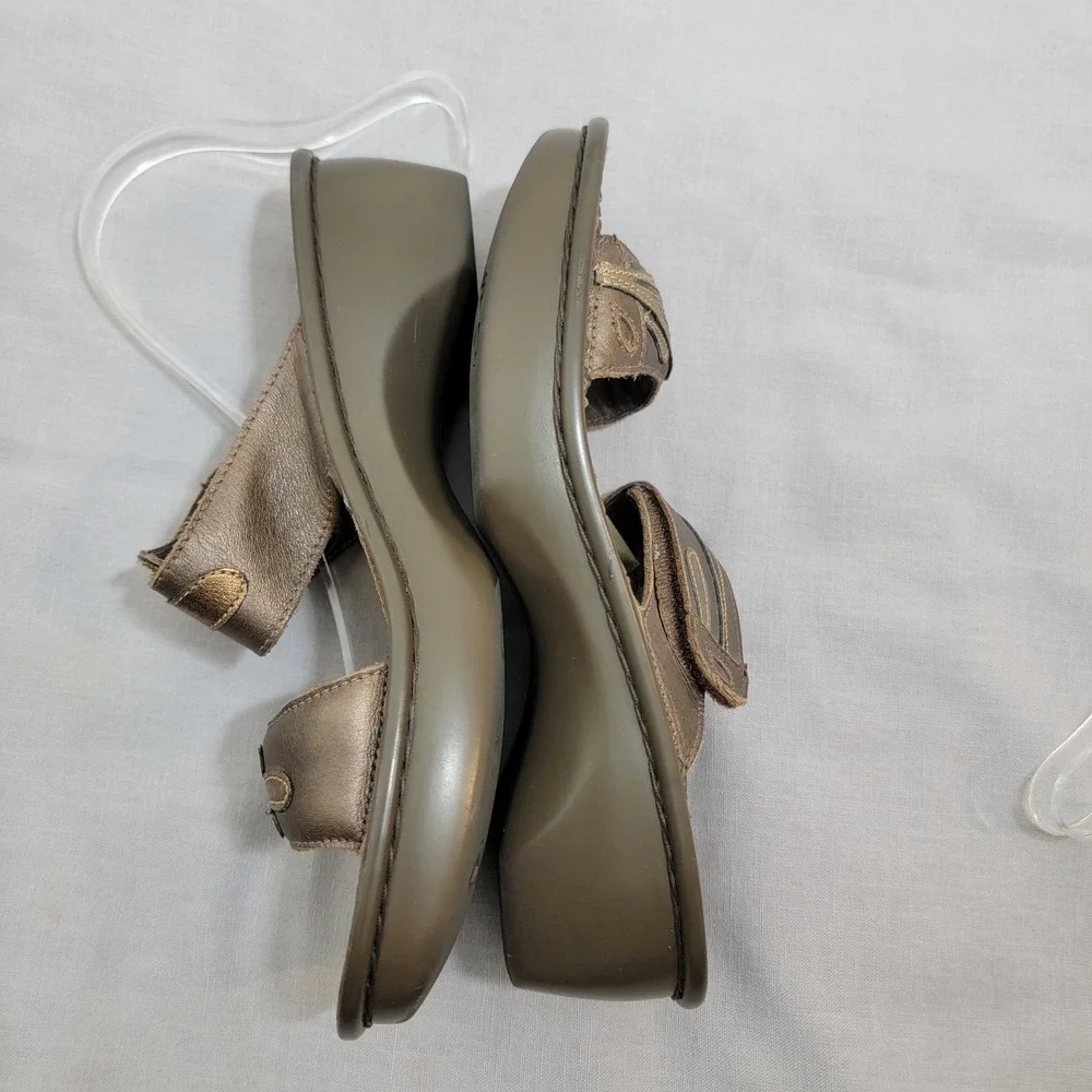 Naot‎ Bronze Metallic Leather Wedge Sandals Womens 39 US 8 Hook Loop Straps